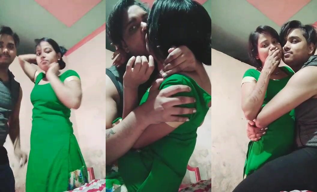 
                                          Devar apni randi bhabhi ko godi mai uthakar maje karta hua
                                      