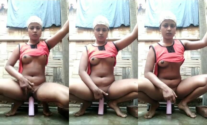 
                                          Sexy village girl ki chut ki khujli talcum powder ki badi bottle se dur hui
                                      