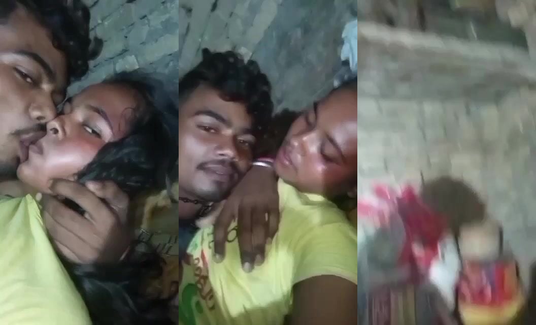 
                                          Desi sexy bihari ladki ko pados ka ladka chod raha hai
                                      