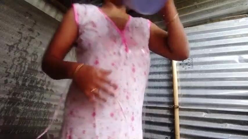 
                                          Transparent night gown me nahati hui hot village bhabhi
                                      