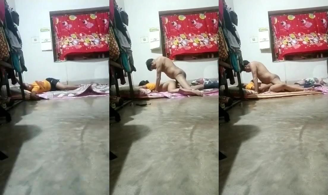 
                                          Jawan sali ki chudai kiya aage or piche se uski chut chaatte hue
                                      