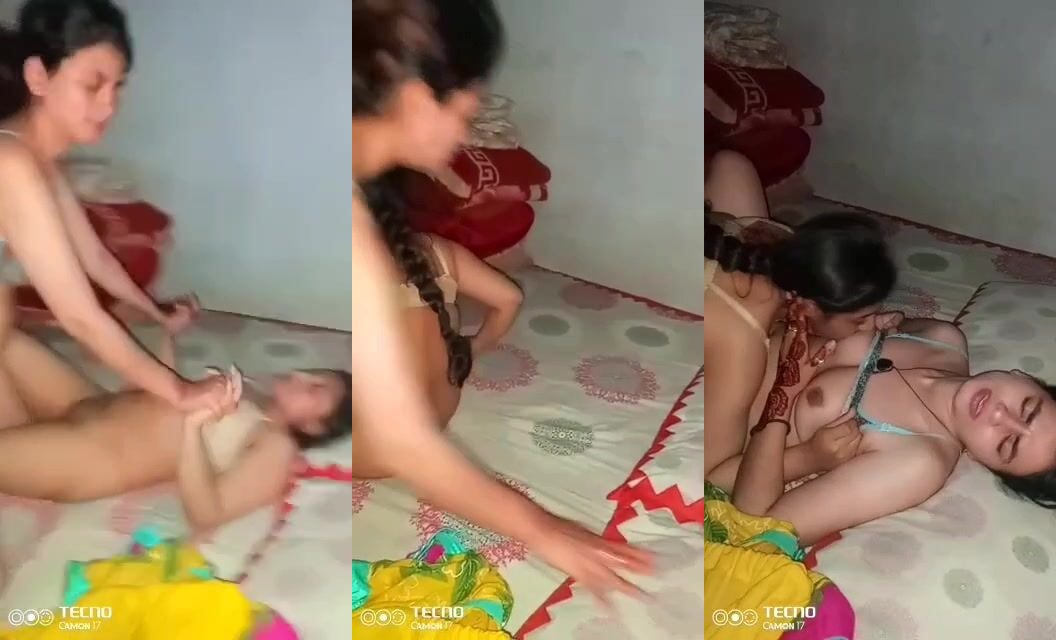 
                                          Pakistani lesbian sister nai chuse ek dusre ke boobs
                                      